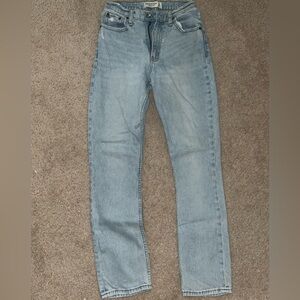 Abercrombie & Fitch Light Wash Curve Love 90’s Slim Straight Ultra Hi Rise Jeans